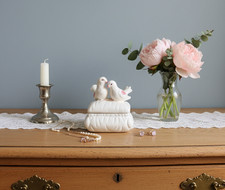 Boîte à Bijoux Vintage en Céramique - Tourterelles Amoureuses sur Coussin