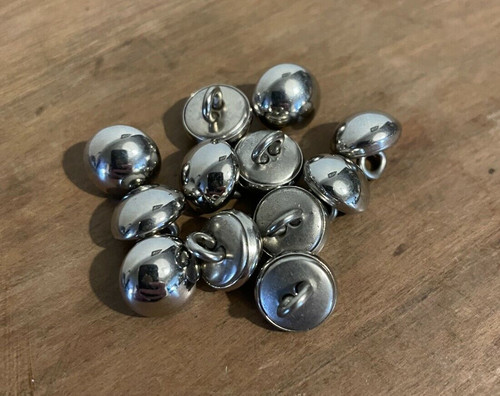 Lot boutons bombés - de,