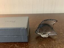 Poisson gris en cristal