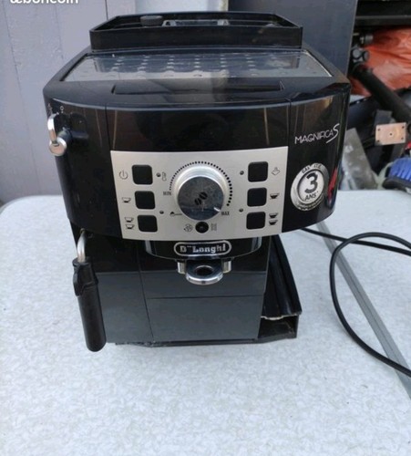 Delonghi magnifica pour - delonghi,