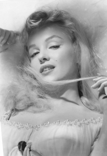 Marilyn monroe photo still - monroe,