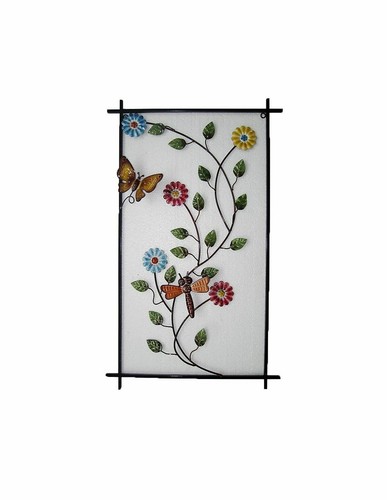 Fleurs papillon dans en - +,