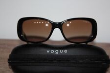 Neuf : Lunettes de Soleil VOGUE  Rectangulaire Dark Havana VO2606S W656/13