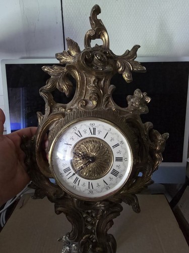 Horloge métal ou régule - ,