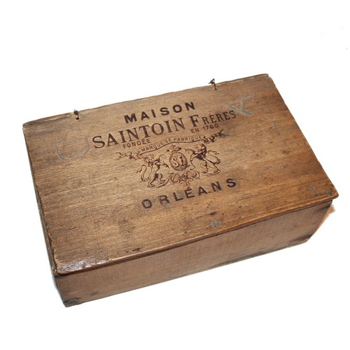 Ancienne boîte publicitaire