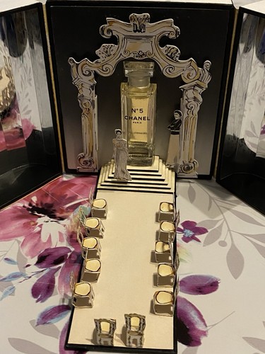 Coffret chanel avec miniature - chanel,