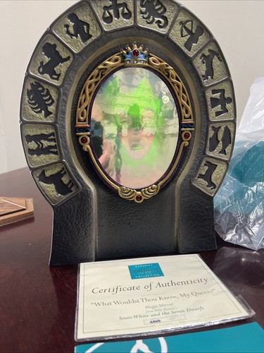 Wdcc snow white magic mirror - snow,