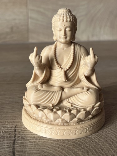Statue bouddha assis sur lotus - sur,