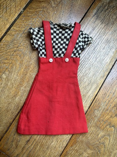 Robe tenue tête de - de, la