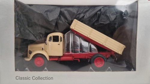 Minichamps mercedes - minichamps, 1/43