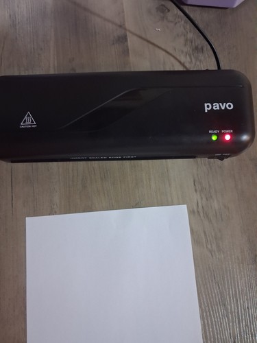 Pavo plastifieuse noire