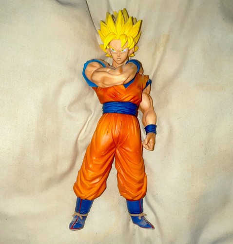 Goku super saiyan figurine - goku,