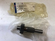 UN ARBRE INTERMEDIAIRE NEUF