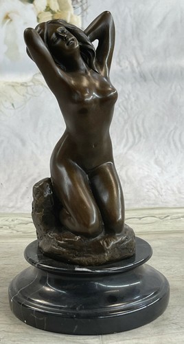 Sculpture bronze femme - en,