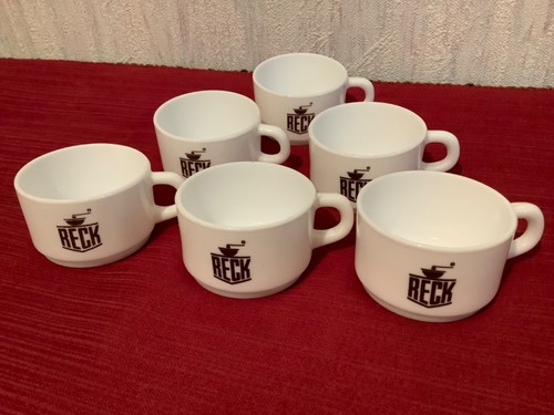Lot anciennes tasses à - de,