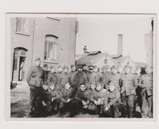 📸 Militaires Belges 🇧🇪 Uniformes & Calots à Floche ⚔️ Bâtiments Historiques