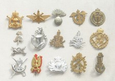 Lot insignes cap badges armée