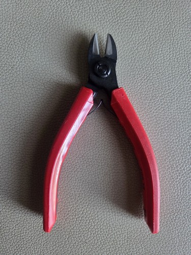 Pince coupante micro - pince, tech