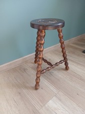 Tabouret tripode, tabouret