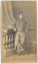 CDV circa 1865. Garçon en
