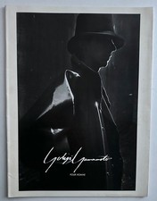 YOHJI YAMAMOTO POUR HOMME 1986 Photos Tahara Keiichi. Modèle : Luciano Castelli