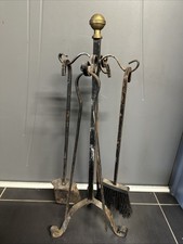 Serviteur de cheminée en fer