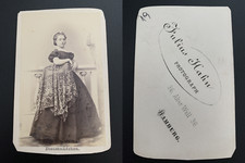 J.Hahn, Hamburg, Dienstmädchen, housekeeper vintage albumen business card,