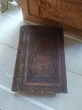 ancienne boite livre en tôle