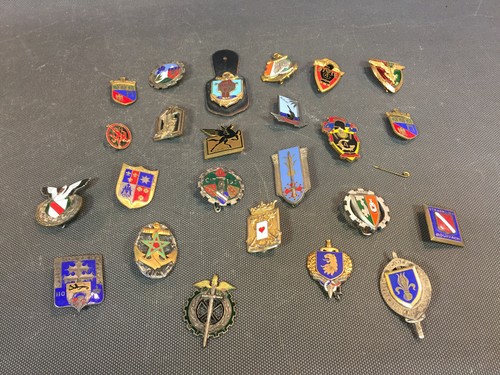 Lot anciens insignes - lot,