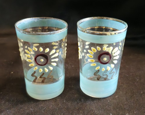Deux petits verres émaillés - verres,