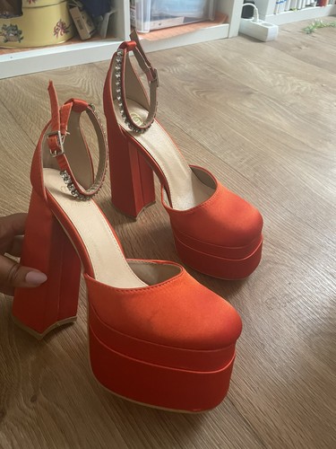 Talons hauts des - hauts,