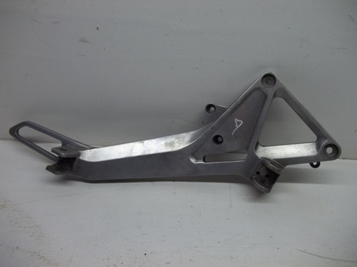 Platine repose pied droite - platine, de