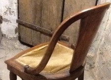 A RESTAURER. Chaise ancienne