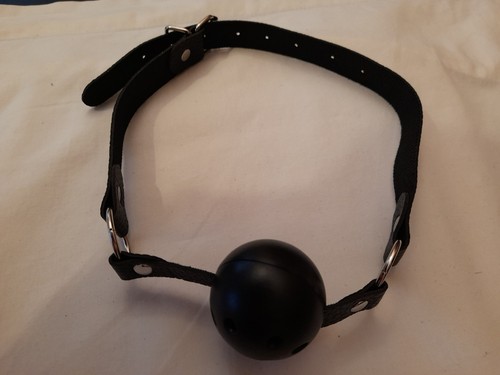 Bâillon boule bouche ouverte - bouche,