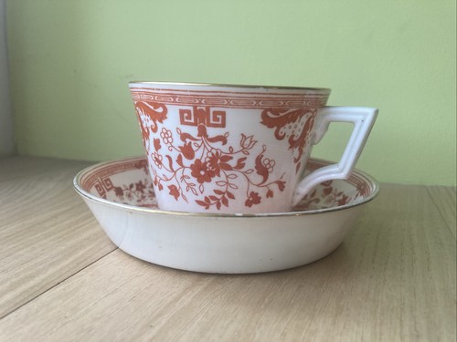 Tasse sous - tasse, à