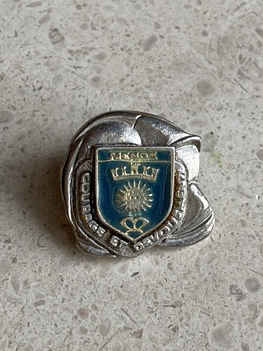 Pin casque pompier courage - pompier,