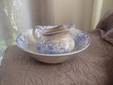 ancien broc et cuvette