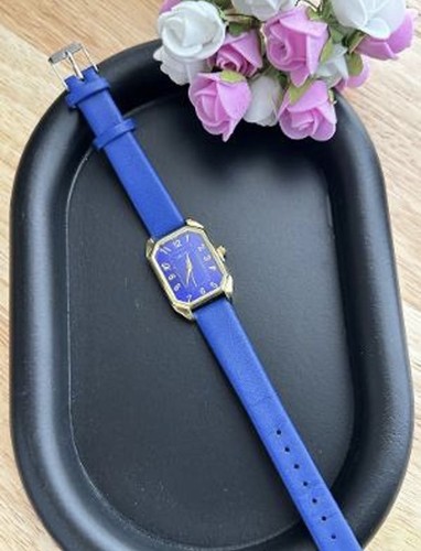 Montre rectangulaire vintage