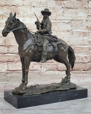 Signée Western Cowboy Avec Superbe Cheval Bronze Statue Art Décor Sauvage Ouest