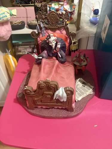 Wdcc cruella bed - in,