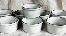 8 RAMEQUINS D 9 cm PORCELAINE