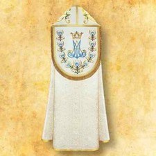 Chape mariale brodée