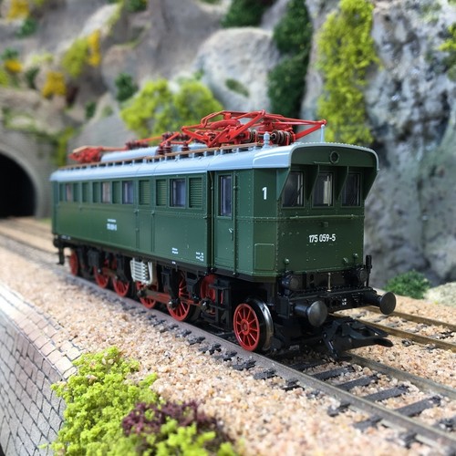 Locomotive 175 059 ep - ep, iv