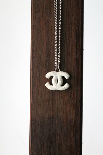 Chanel collier métal avec - chanel,