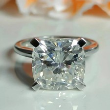 Bague solitaire en or blanc