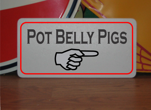 Pot belly pig arrow - pig, metal