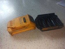 Dewalt DCB143 coque de