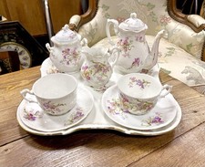 Service A Déjeuner Tête À