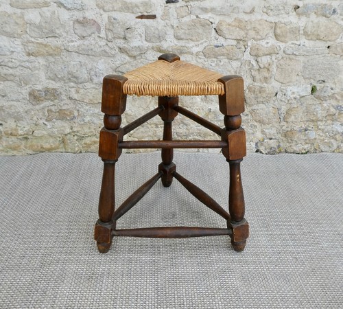 Tabouret tripode bois - en,