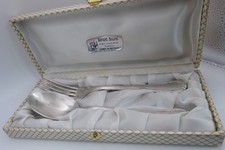 COFFRET DEUX ANCIENS COUVERTS